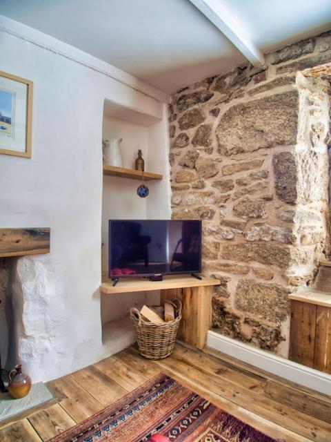 Knocker Cottage Is A 3 Bedroom Made Up Of 1 Double Bedroom And 2 Small Double Bedrooms In Small Village 10 Min To Beaches Camborne Dış mekan fotoğraf