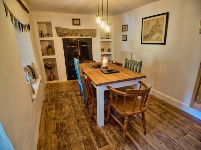 Knocker Cottage Is A 3 Bedroom Made Up Of 1 Double Bedroom And 2 Small Double Bedrooms In Small Village 10 Min To Beaches Camborne Dış mekan fotoğraf